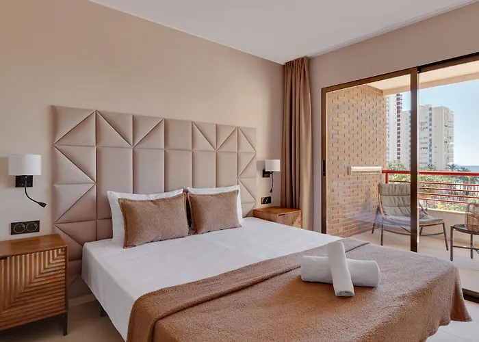 Gerona Square Apartment